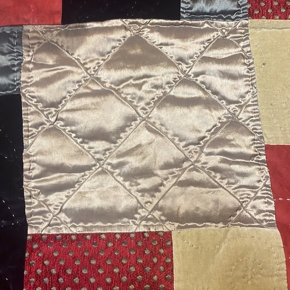 Quilted throw in gorgeous colors - Picture 3 of 7